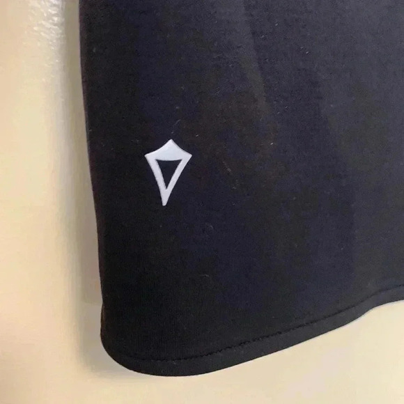 Ivivva SCUBA short sleeve,  deep black dress/ tunic with lots of stretch - Picture 4 of 6